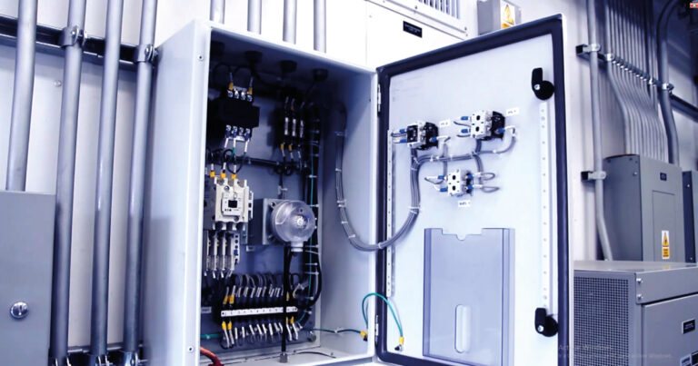 Instalaciones eléctricas para sistemas de transporte y logística industrial.